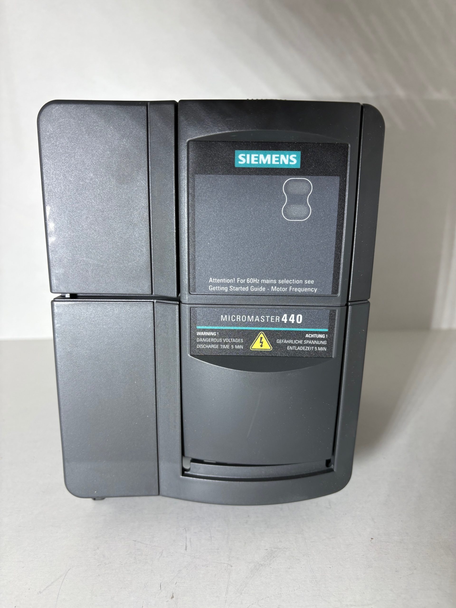 Siemens 6SE6440-2UD22-2BA1 Micromaster 440